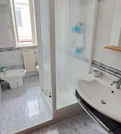 Sunflowers House شقة جيوفيناتسو
